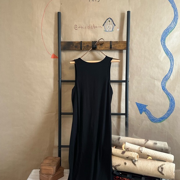 Timeless Black Dres - Picture 2 of 5